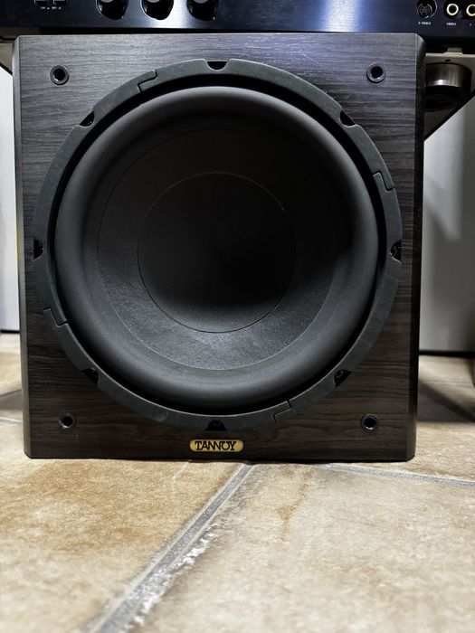 Sistema de som Yamaha/Tannoy