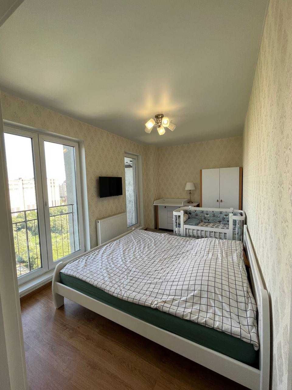 Продаж 2-кім.квартири  М Деміївська 5хв. вул.В.Брожка70 Без комісії