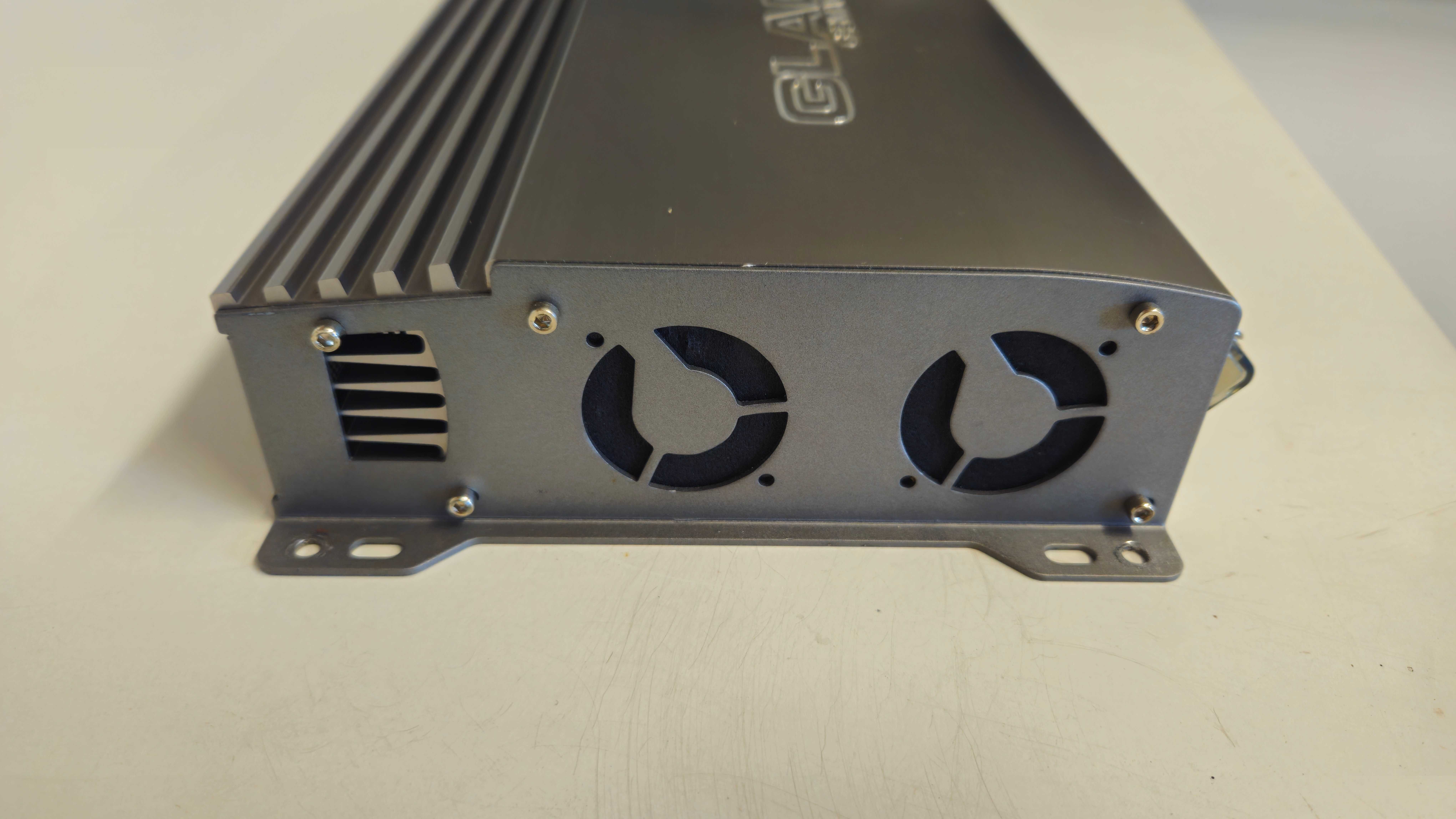 Gladen Audio XL250C2 Wzmacniacz 2-kanałowy