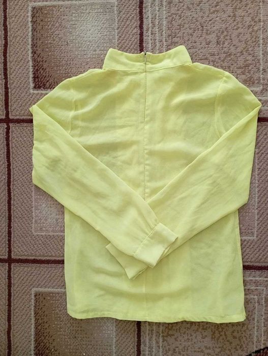 Жіноча кофтинка.