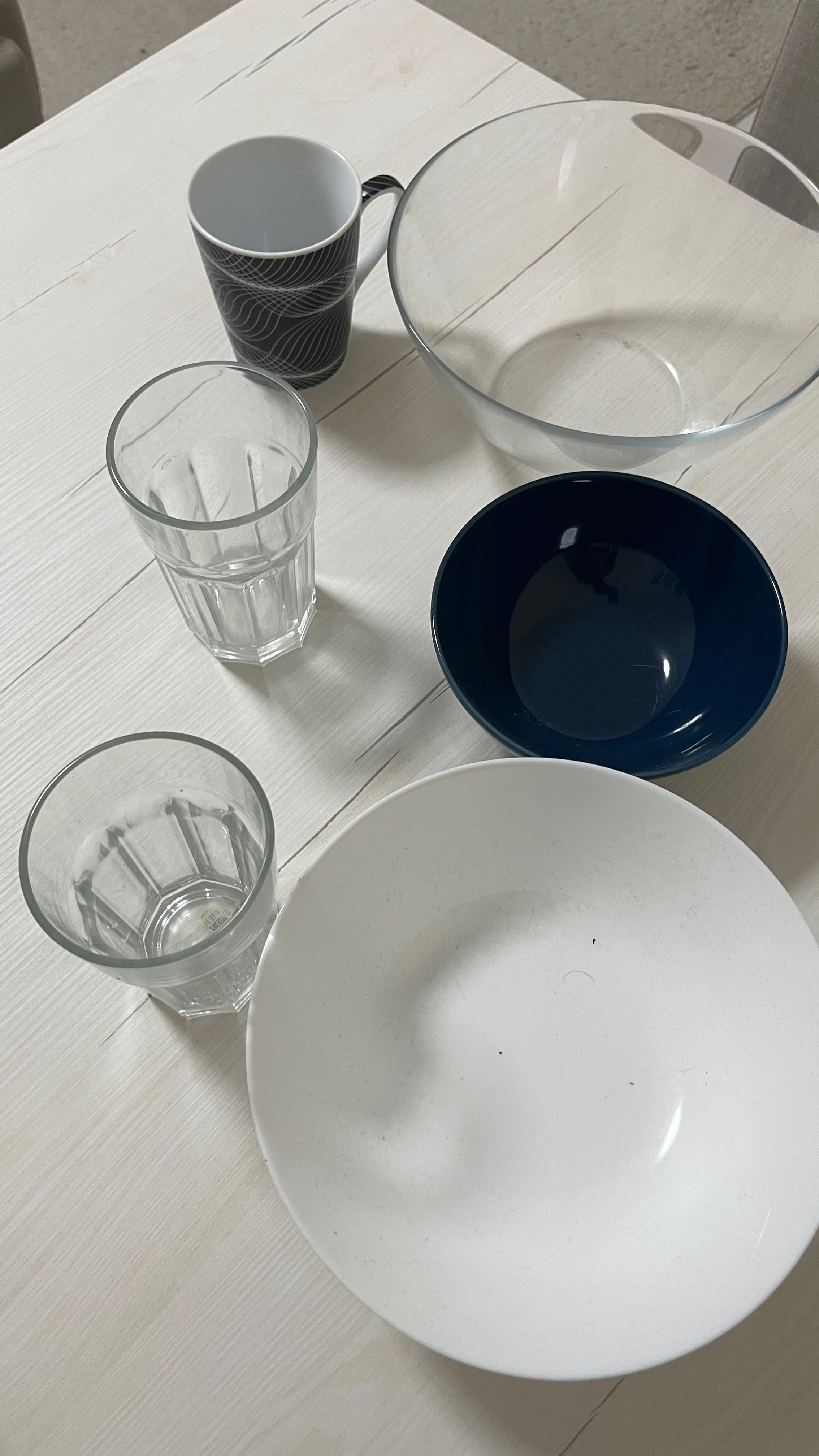 Conjunto de Loiças – Copos, Chavena, Tigelas e Taça