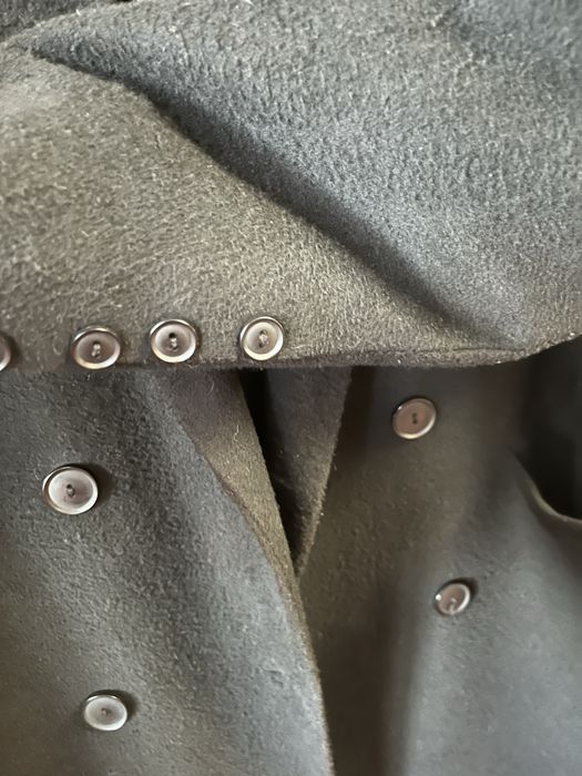 Пальто члрного кольору