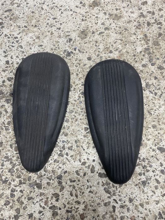 Гумові накладки бака мт9