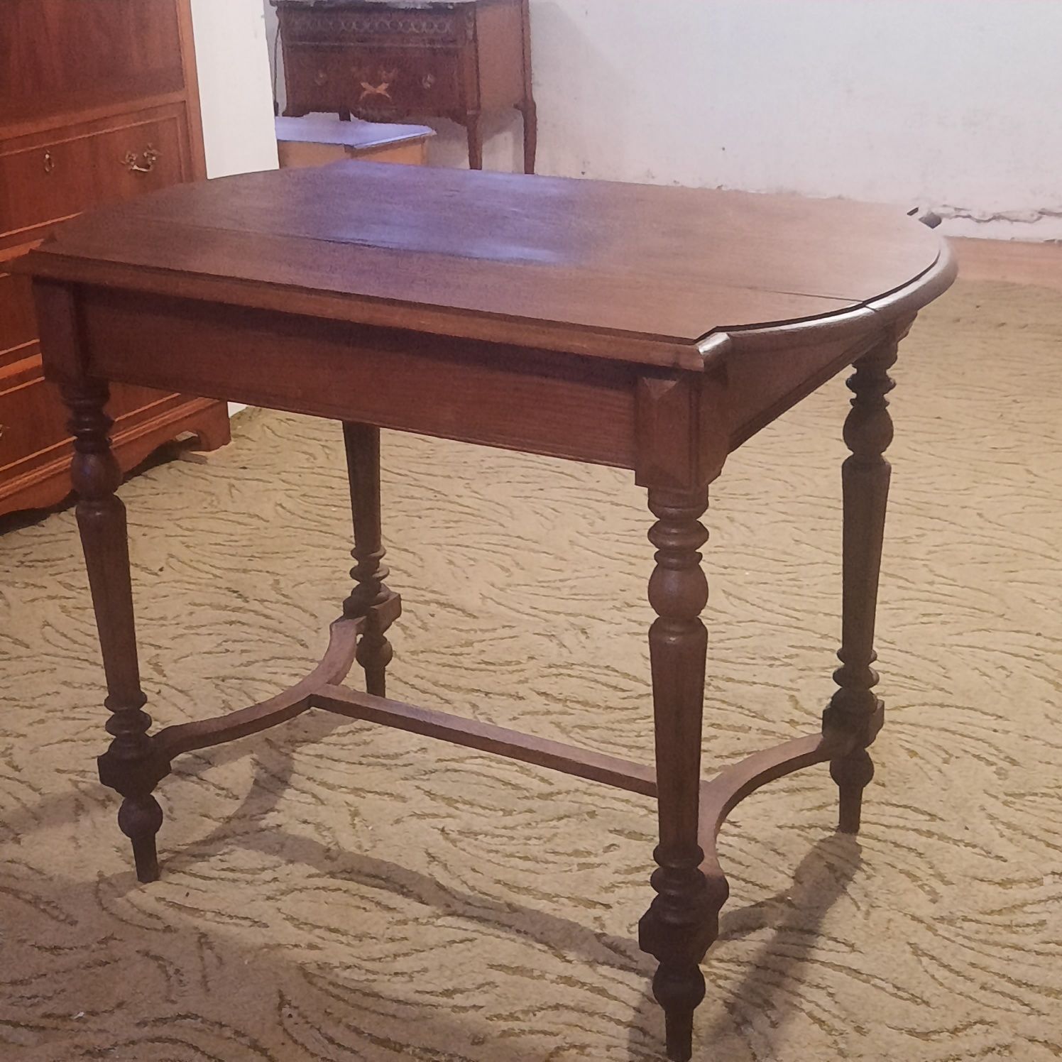 Stary ładny stół dębowy ciekawa forma mebla