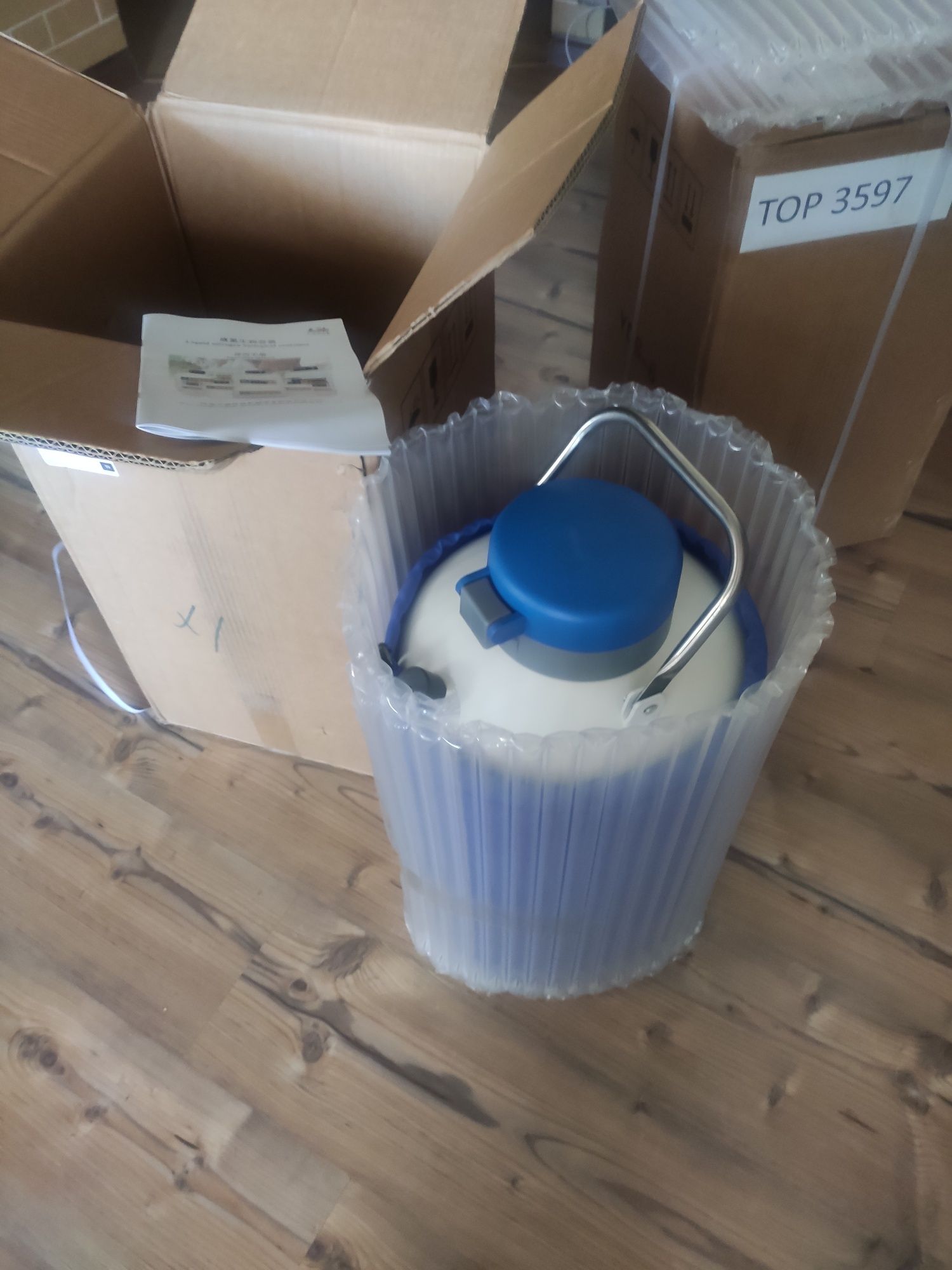 Продам сосуд Дьюара для рідкого азоту