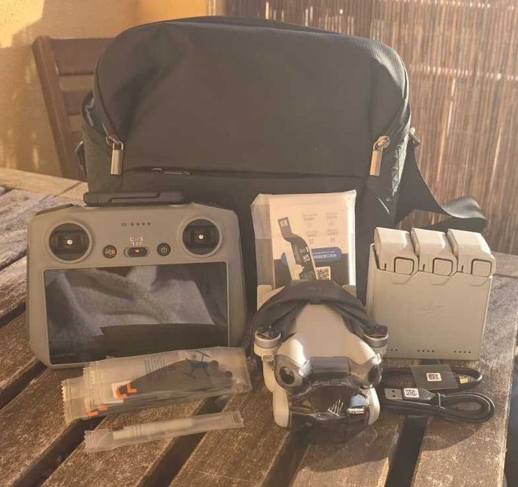 DJI Mini 4 Pro Fly More Combo + DJI Care Refresh