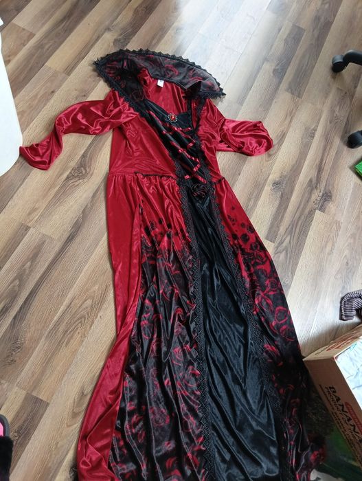 Suknia Drakuli lub damy