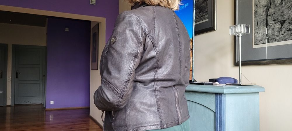 Damska kurtka ze skóry M/L w idealnym stanie