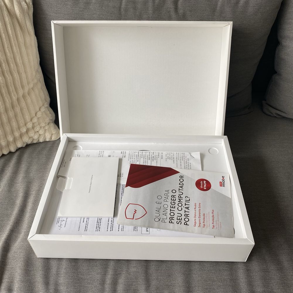 Macbook PRO 16” 2019 i7 - defeito do ecrã