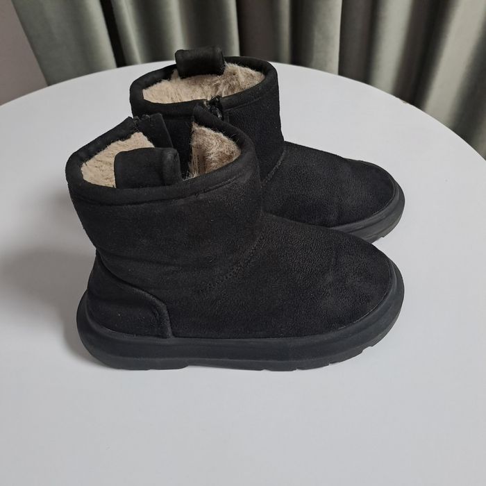 Уги zara 30р. Вживані