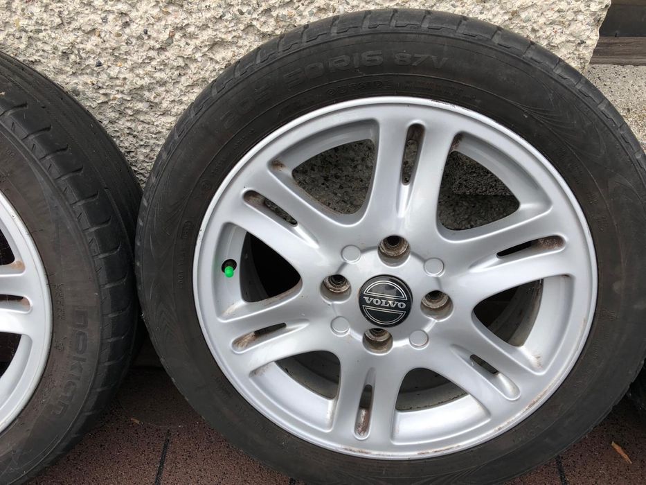 Alumfelgi z oponami oryginalne Volvo na 4 śruby