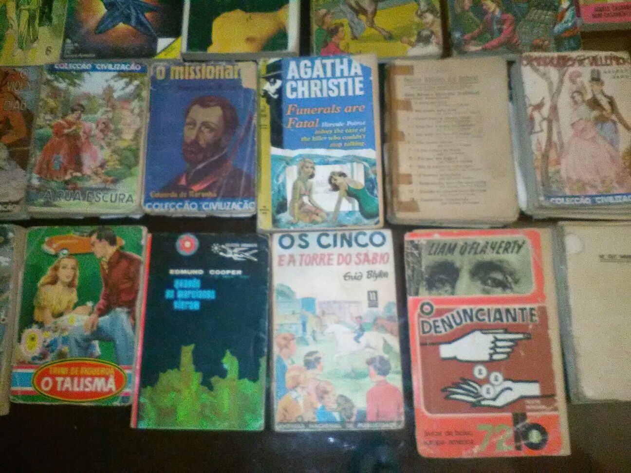 Conjunto de 45 Livros de Bolso Antigos Diversos