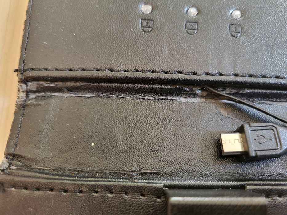 Etui pokrowiec z klawiaturą na tablet