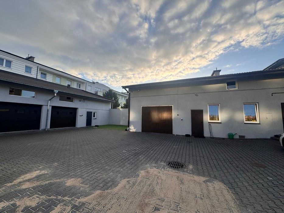 Lokal-budynek usługowo / handlowy Piaseczno  główna ulica