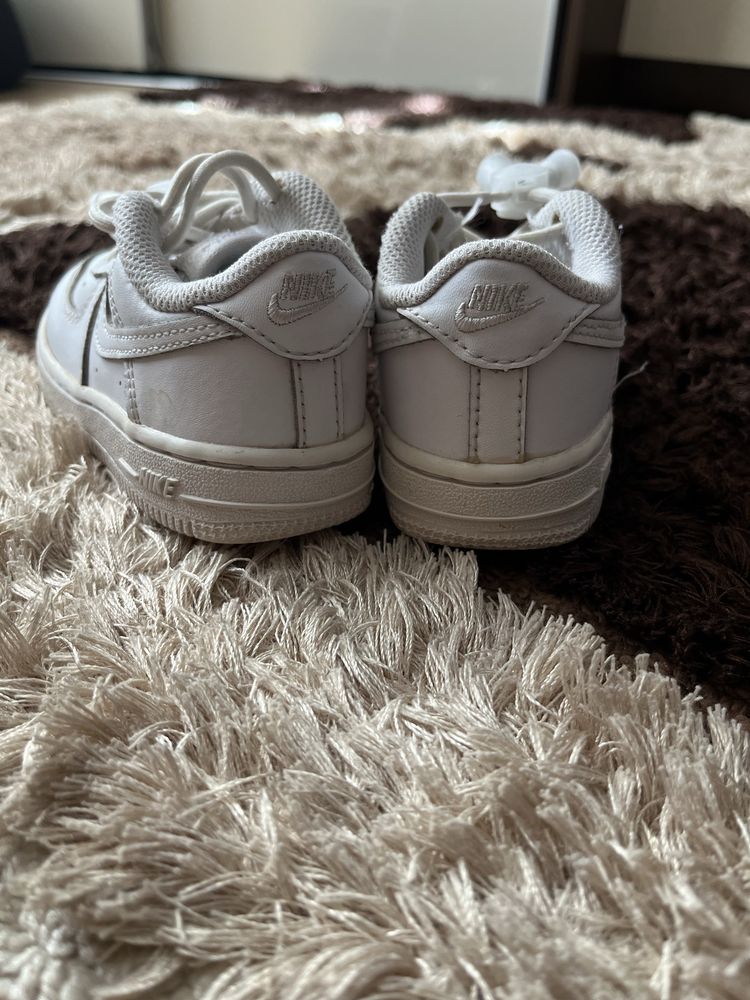 Кросівки дитячі Nike оригінал розмір 23,5//14см устілка