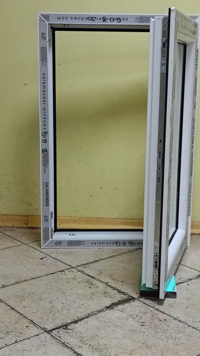 Okno 600 x 900 białe pcv