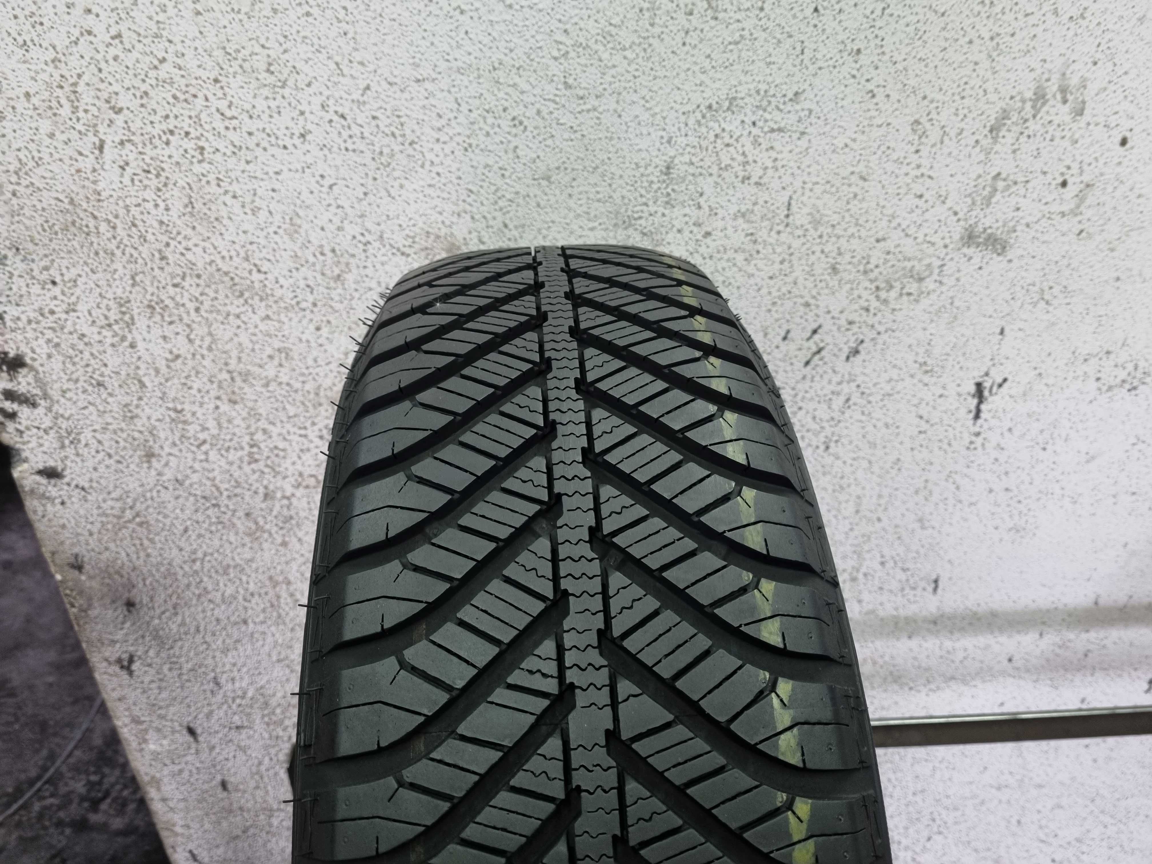 215/60/17 96V Goodyear Vector 4seasons D.3821