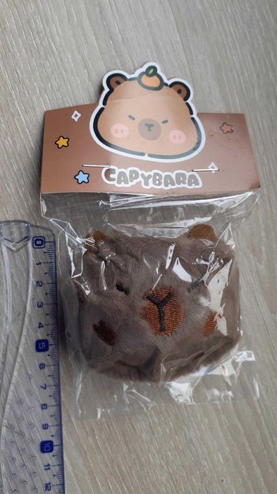 Broche de peluche capybara  NOVO