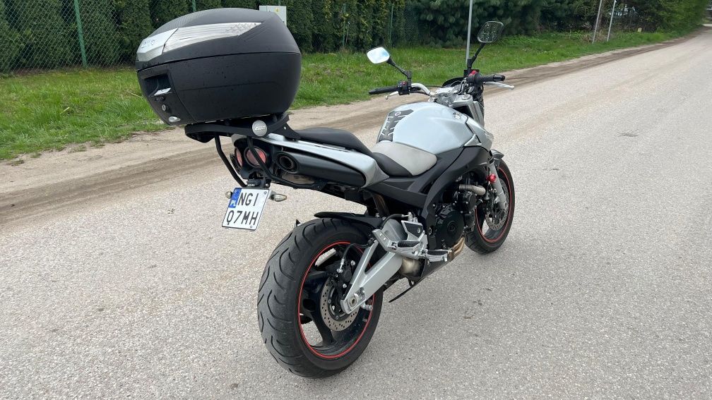 Sprzedam piękne Suzuki GSR 600 STAN IDEALNY