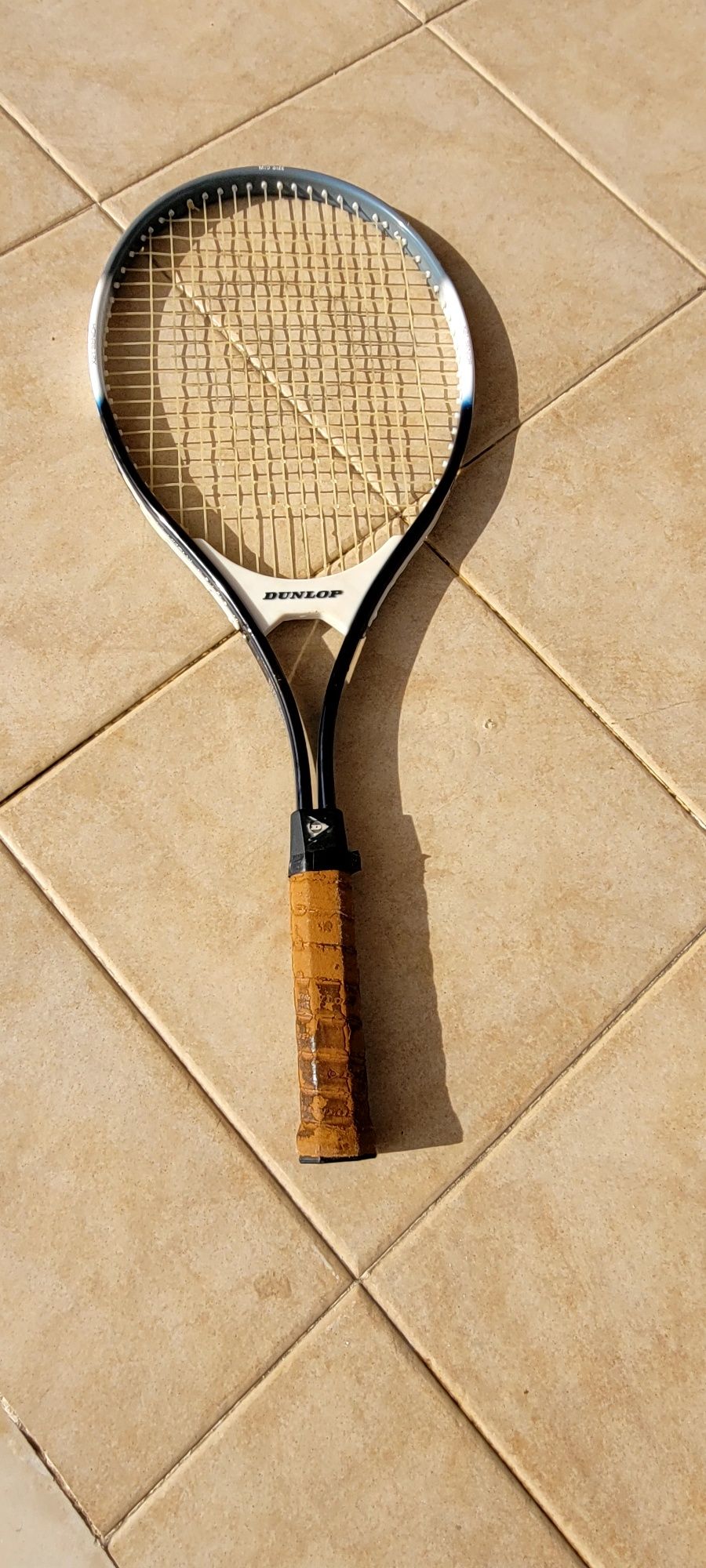 Raquetes de ténis Dunlop e Kenex