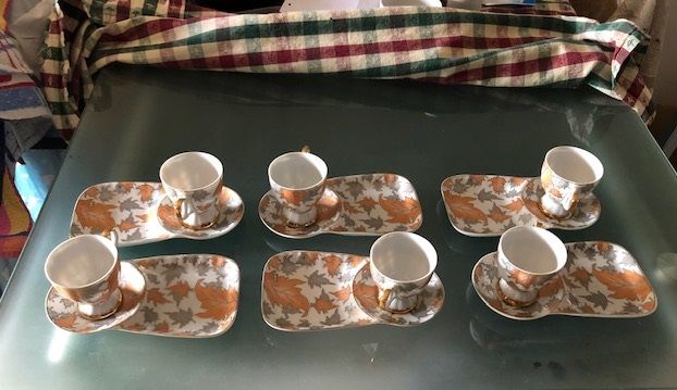 Conjunto Yamasen Fine Porcelain 6 chávenas e pires 24k Gold Collection
