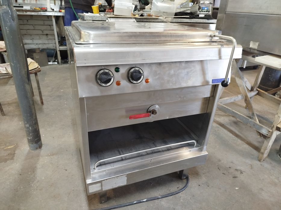 Електросковорода  ,варочний котел GGM на 52 літра.