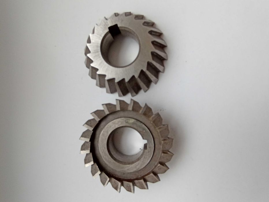 Sprzedam frezy kątowe fi 58/45 szt. 2