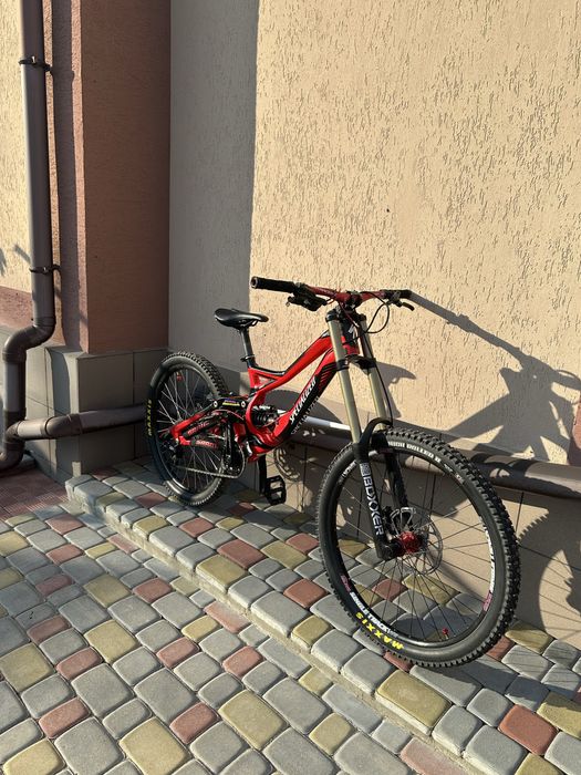 Продам  двух підвіс Demo 8