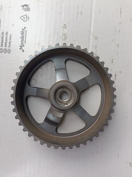 Koło wałka rozrządu 1,9dci Vivaro Trafic Scenic Laguna