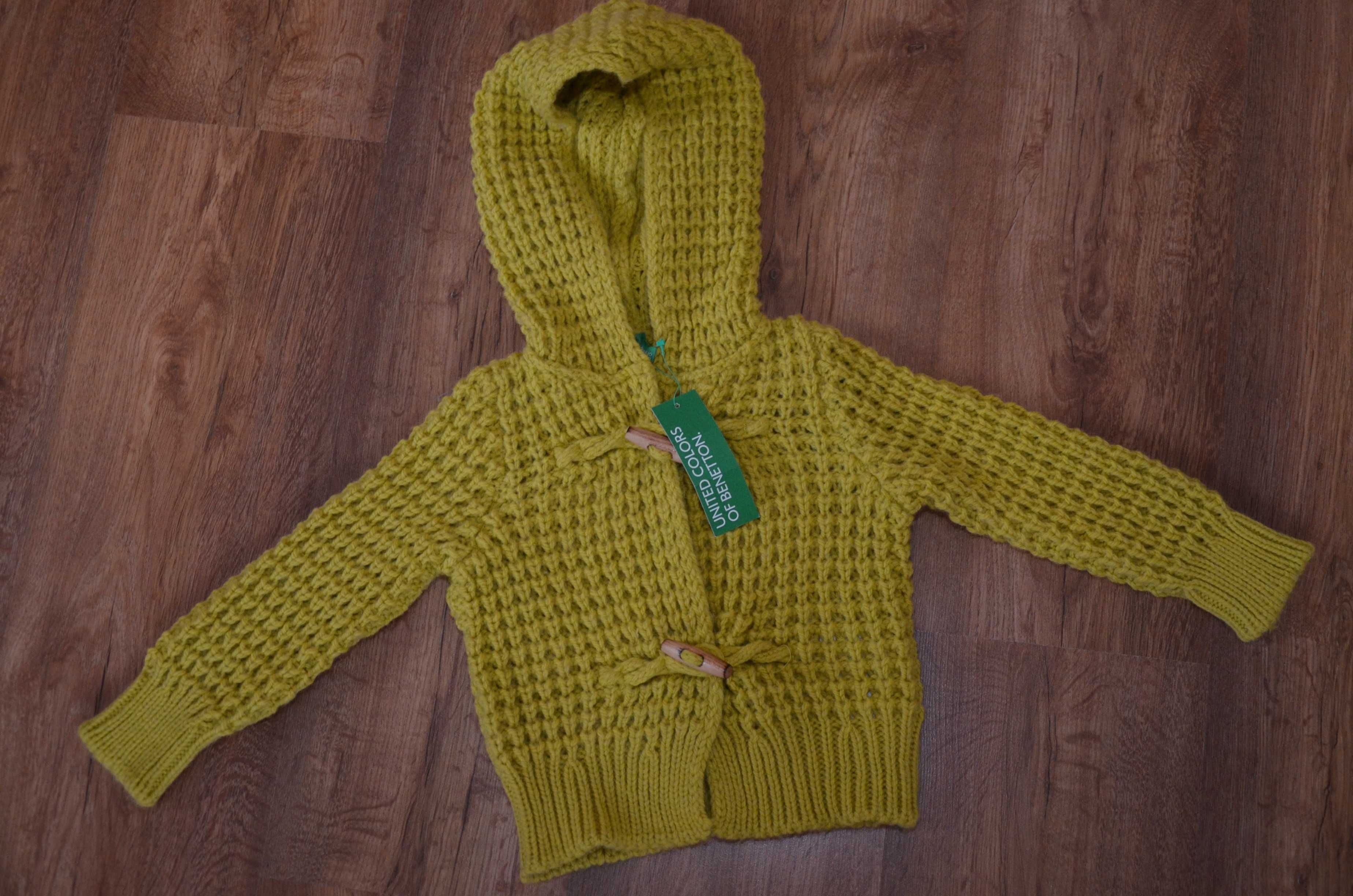 Sweter kaptur z metką 4-latka United Colors of Benetton z metką, bdb