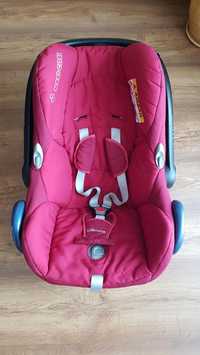 Maxi-Cosi Family Fix wraz z CabrioFix