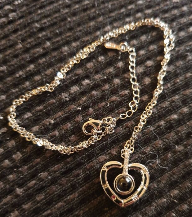 Colar pingente em forma de coração cor prata