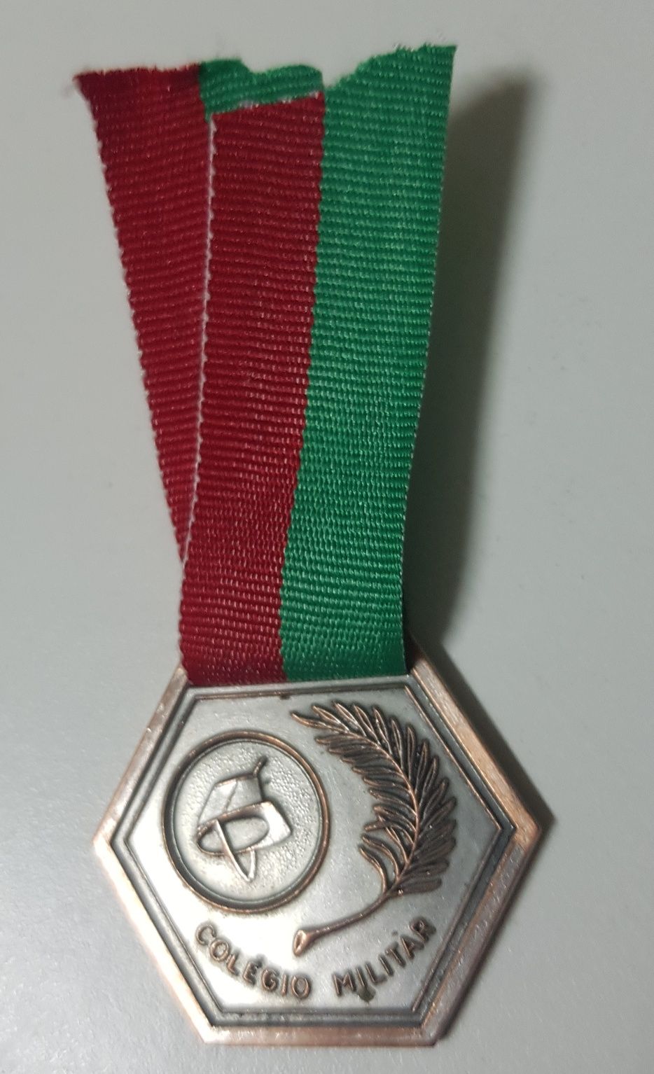 8 Medalhas condecoração varias