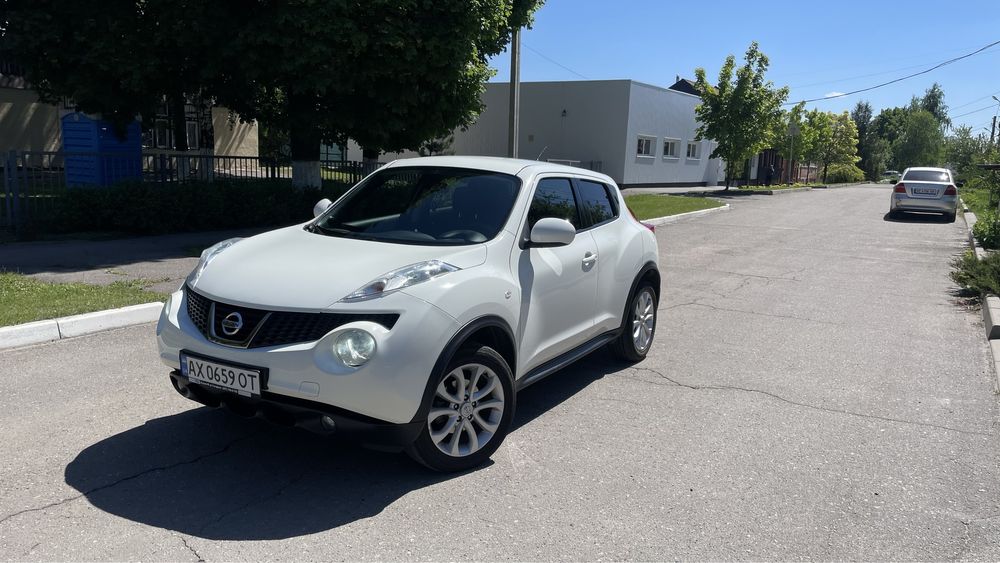 Продам официальный nissan juke 2014