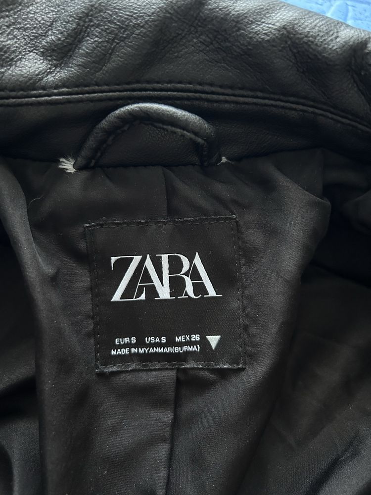 Czarna kurtka Zara