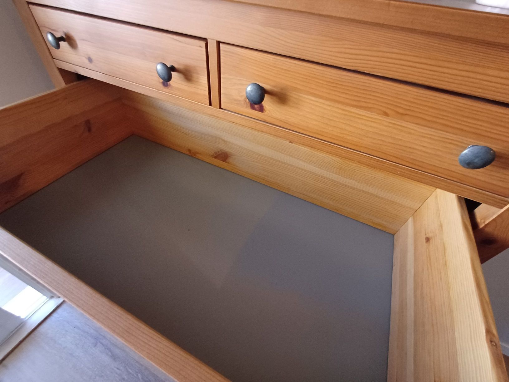 Cómoda Hemnes Ikea castanha