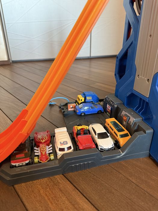 Hot wheels мега гараж + колекція машинок!!!