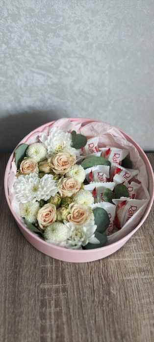 Квіти, квіткові композиції. Подарунки. День вчителя