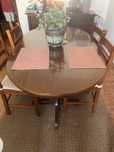 Mesa de jantar com 6 cadeiras
