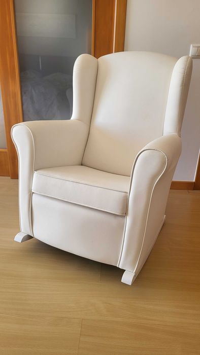 Poltrona de Amamentação Branca