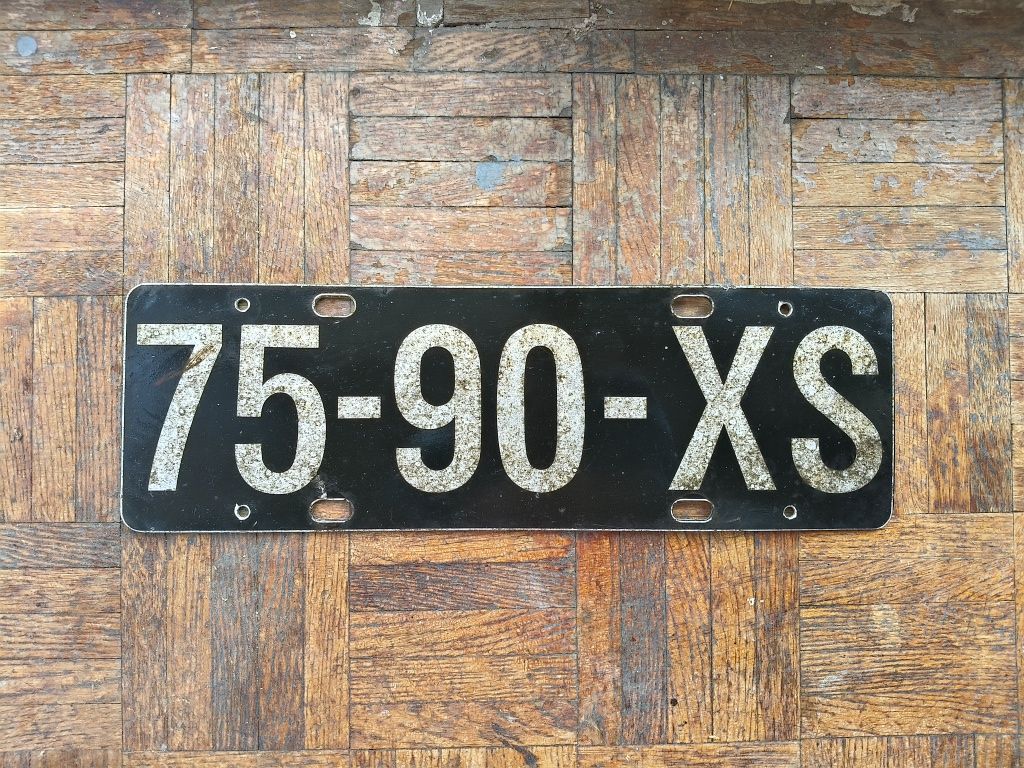 Tablica rejestracyjna PRL 1975