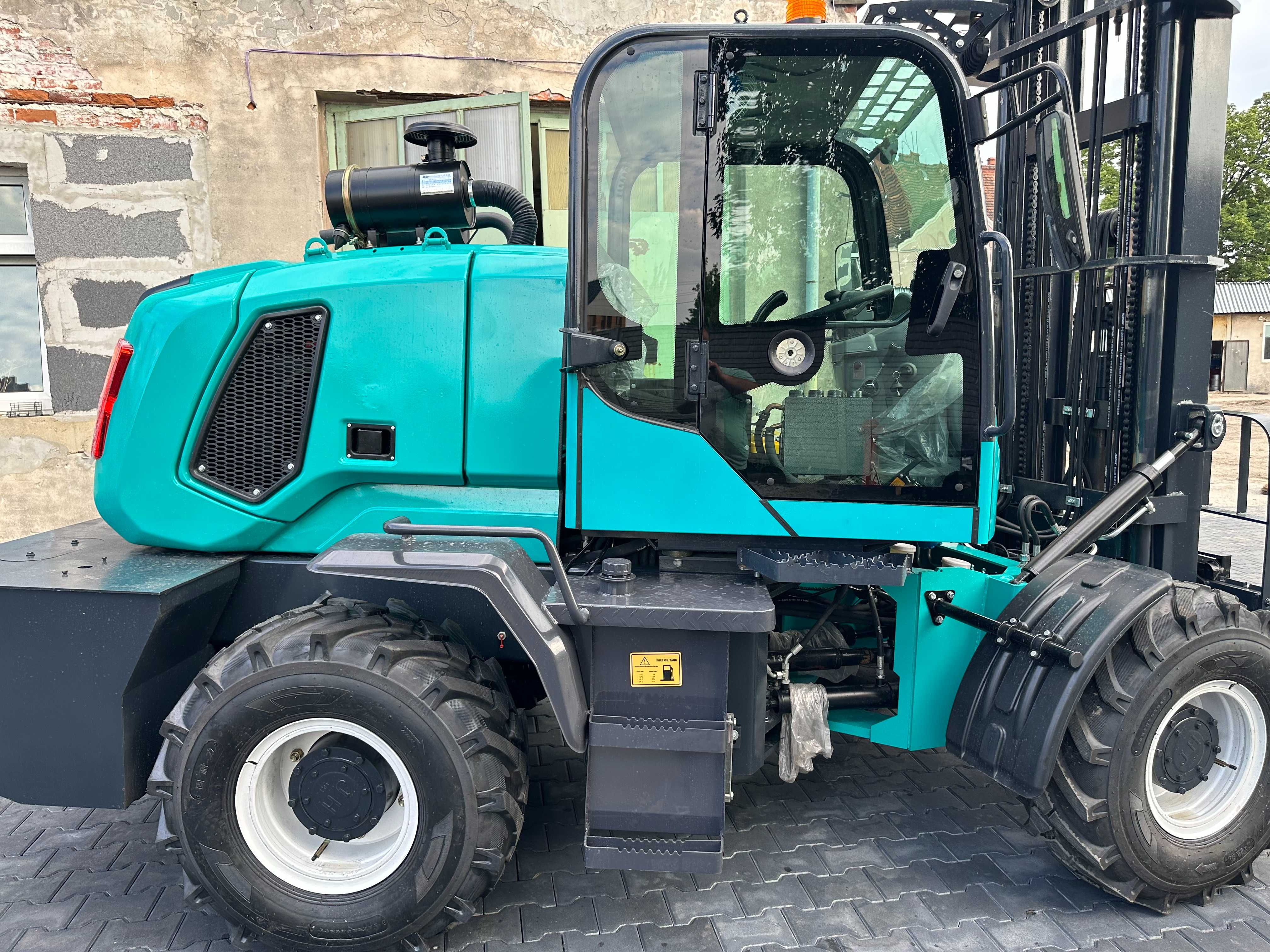 Wózek widłowy przegubowy terenowy 3,5t widlak 4x4
