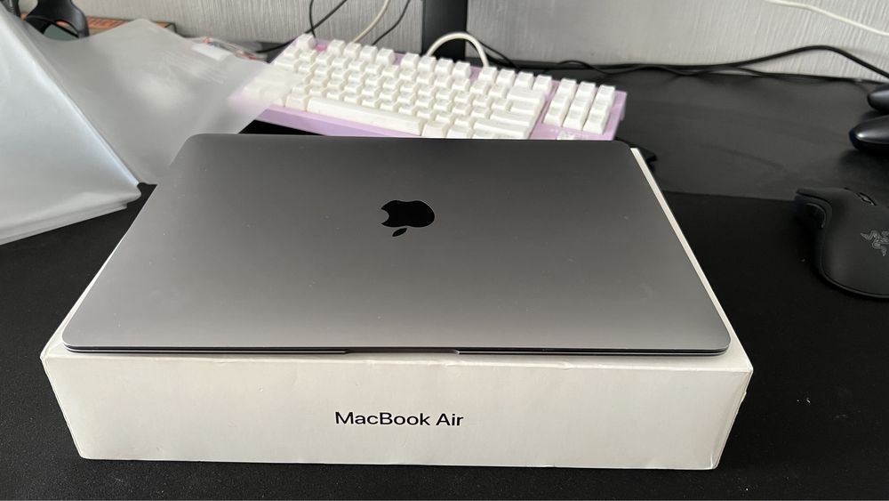 MacBook Air 2018, core i5, 128gb, 8gb RAM