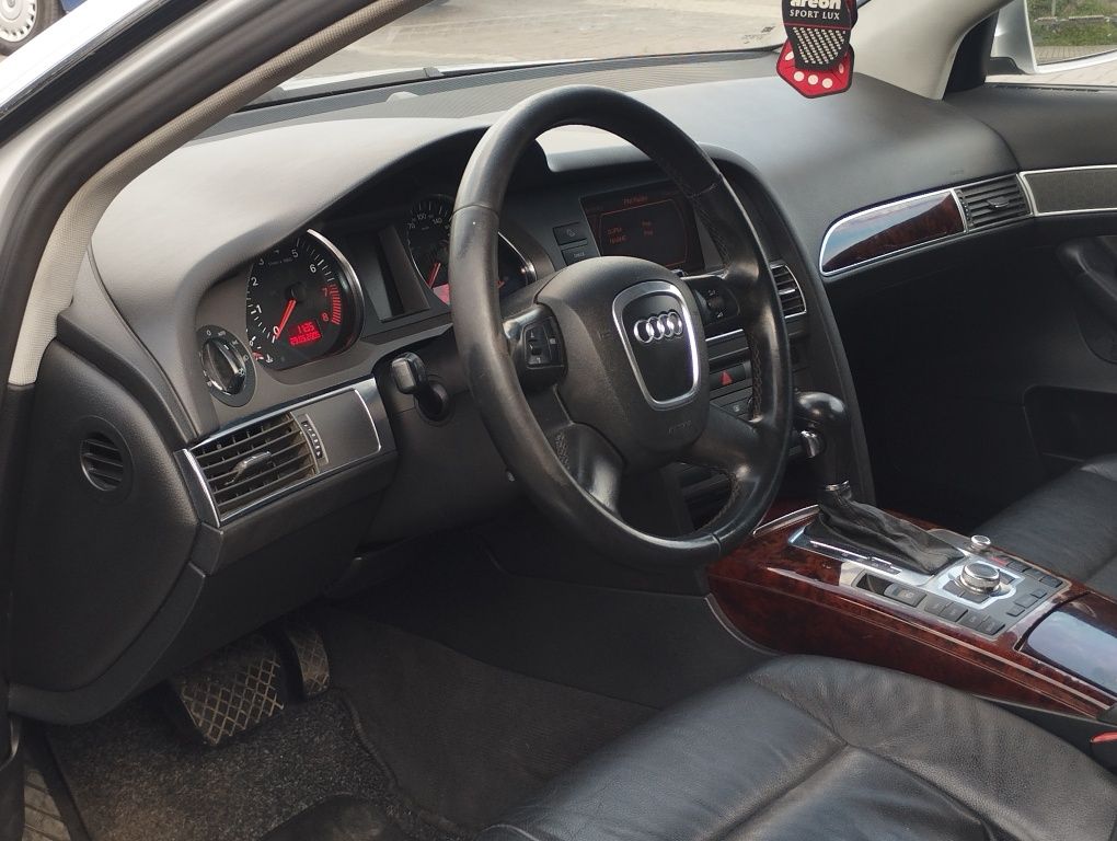Audi A6C6 2.4 2004