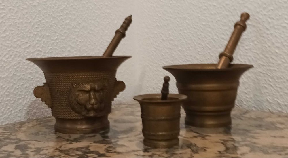 Almofariz com pilão antigos( vários tamanhos)