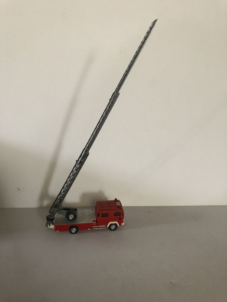 Miniatura dos bombeiros magirus wiking