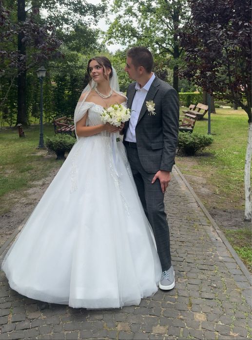 Продам свою ідеальну весільну сукню