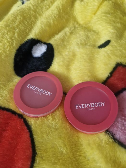 Róże everybody London dwie sztuki nowe vivid rose soft pomelo