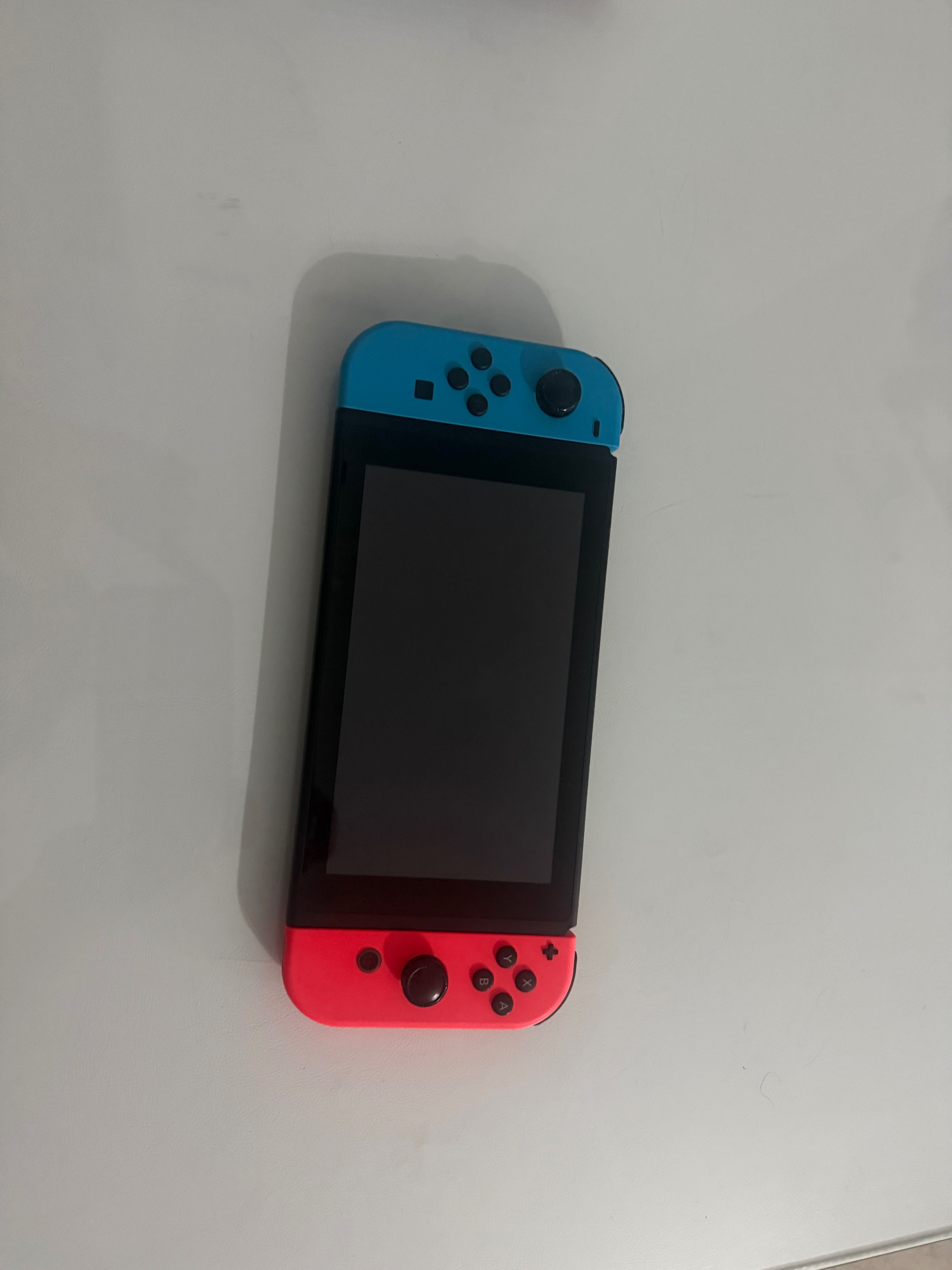 Nintendo Switch completa com oferta de 3 jogos