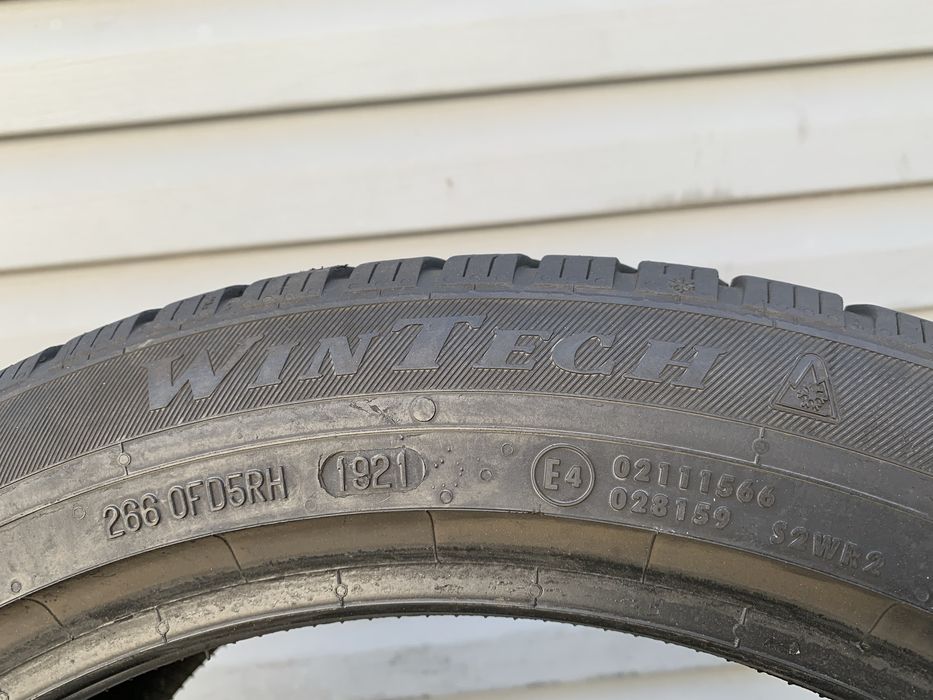 Пара зимових шин Viking 235/45 R18 WinTech